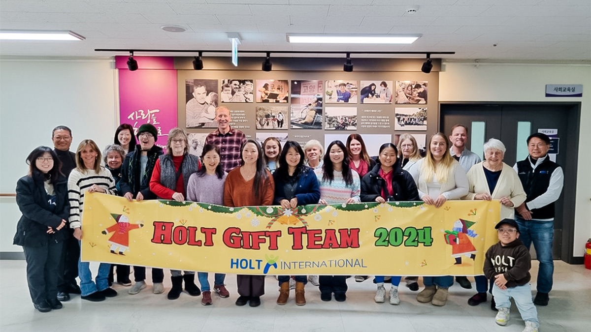 Korea Gift Team with residents